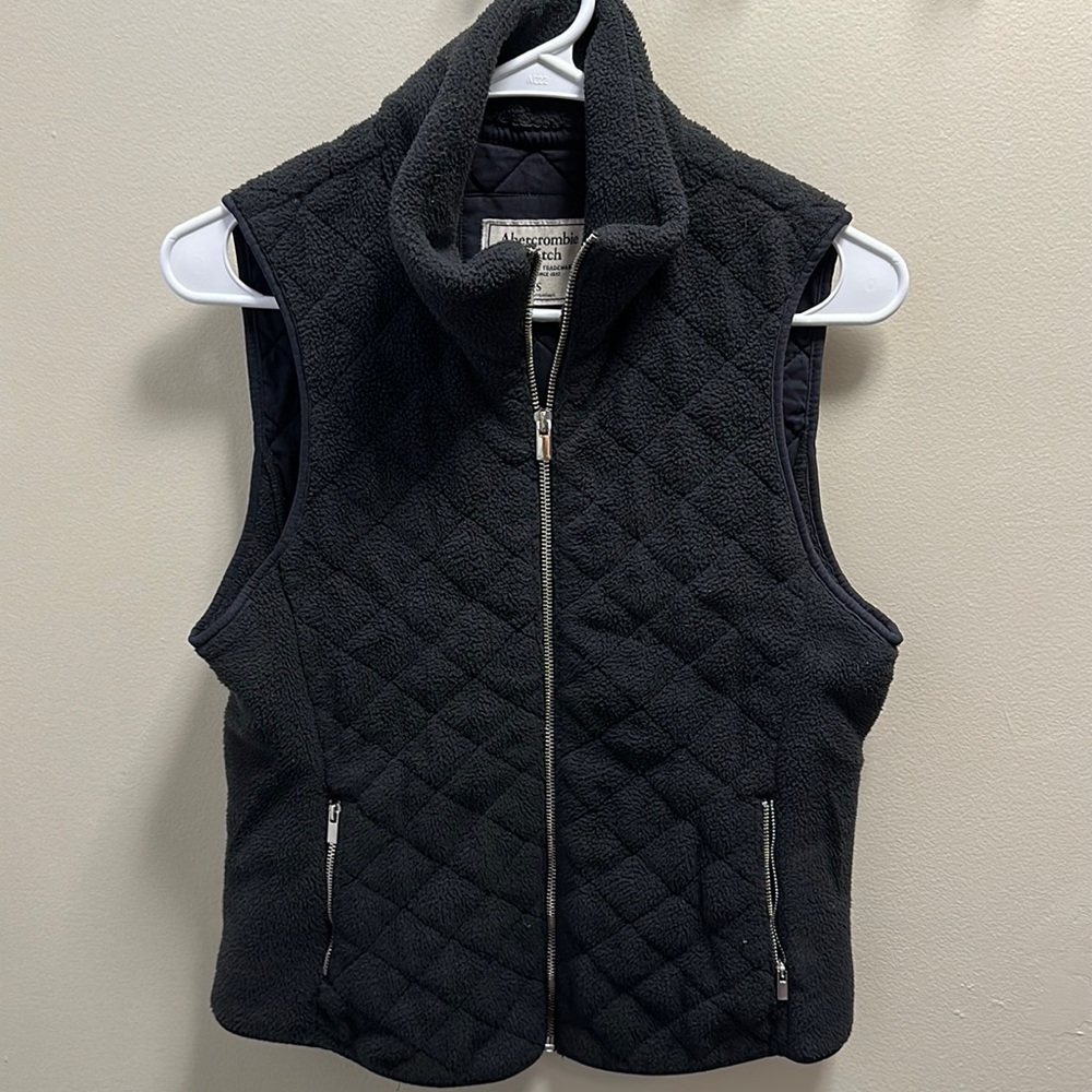 Abercrombie & Fitch Fleece Vest women’s size small